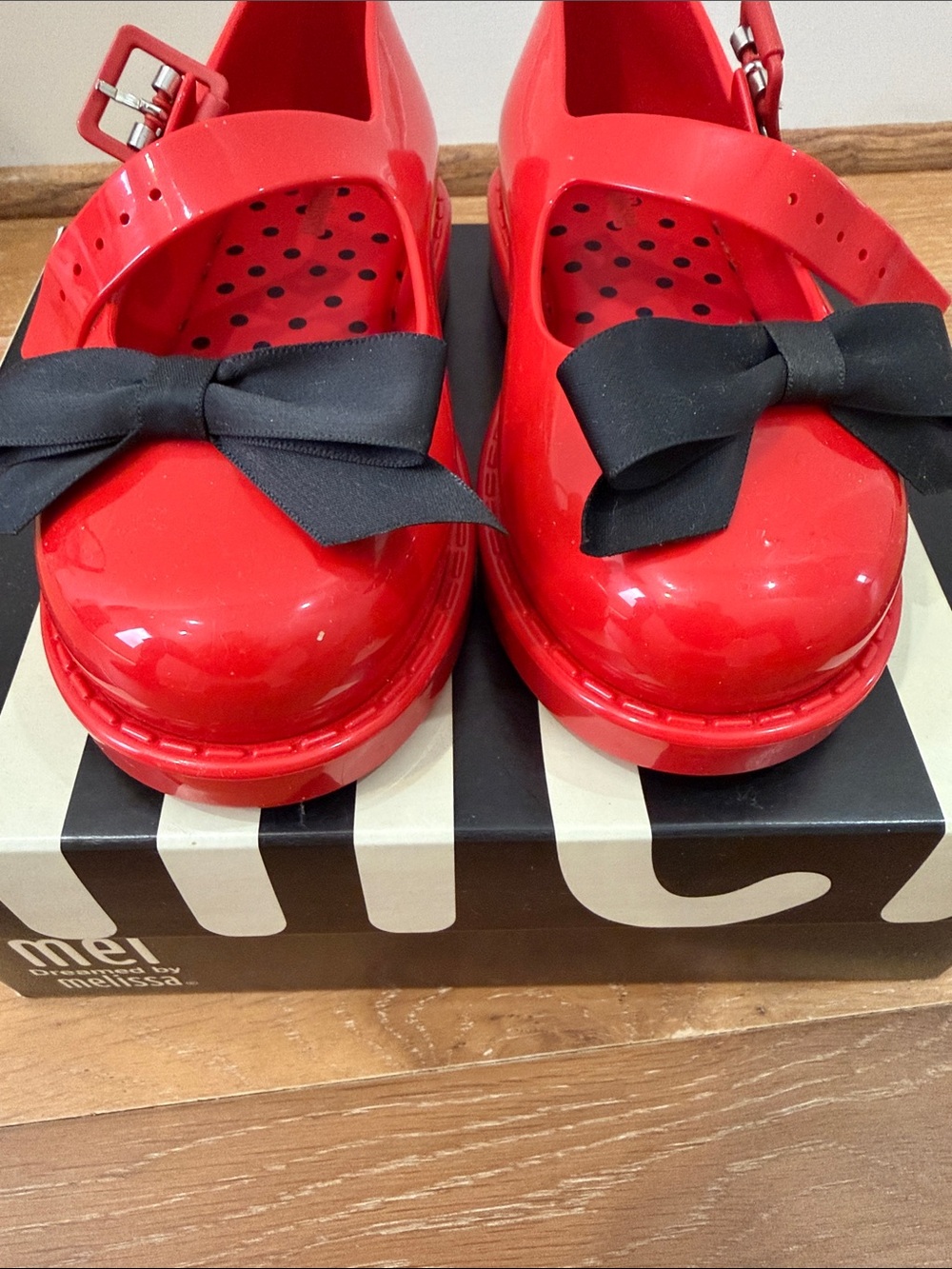 Mini Melissa toddler girl Red Patent Mary Janes with Black Bows size 11